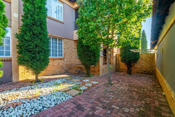 * Exclusive Mandate *

Welcome to this delightful 2-bedroom townhouse nestled in the heart of Noordwyk surrounded by beautiful trees ...