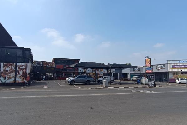 Well known and established business premises in the heart of Brakpan for sale as an investment.
Building is tenanted by a food ...