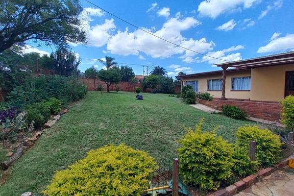 Fabulous Home with Income Potential in the Heart of Kwaggasrand

This stunning property is the perfect blend of comfort, style, and ...