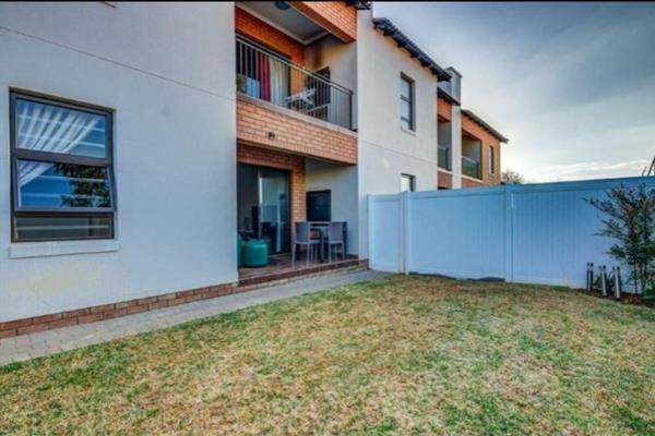 Stunning 3 Bedroom Townhouse in Maple Wood Complex, Pomona
Modern 3 Bedroom ground-floor townhouse available for rental. This property ...