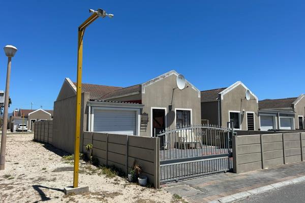 Beautiful Three-Bedroom Home in Mitchell’s Plain

This stunning three-bedroom home offers exceptional security and comfort in a prime ...