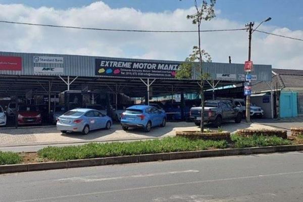 An ideal property location if you want to open your own car dealer lt. Rhodesfield, Kempton Park.