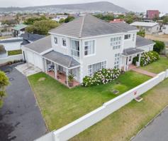 House for sale in Sandbaai