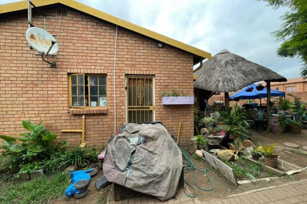 Cosy Starter House for Sale 

Tasbet Park Ext 1
R755 000.00 

This Cosy Property is perfect for any small family, situation Near a ...