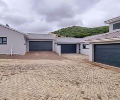 Townhouse for sale in Nahoon Valley Park