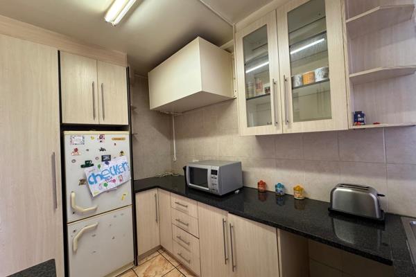 Property offers 
24hr security 
2 bedrooms 
Laundry cupboard 
1 bathroom 