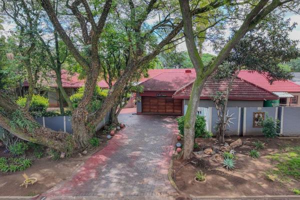 Property on auction - opening bid from r 1.7M 

4 Hollinger Avenue and 3 Hampton Road ...