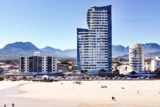 3 Bedroom Apartment / Flat for sale in Strand North