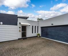 Townhouse for sale in Nahoon Valley Park