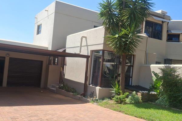 Luxurious Double Story cluster for sale in Randpark Ridge

This elegant double story ...