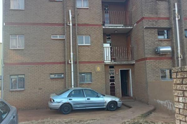 Jabulani flat available for rental close to Jabulani Brookes/Heights. It is close to Jabulani MALL, a walking distance to Fair Price ...