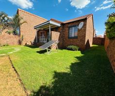 Townhouse for sale in Mooikloof Ridge