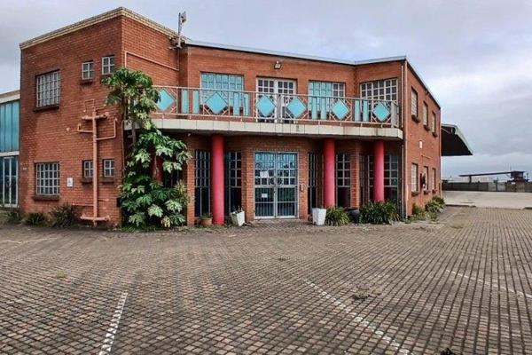 Prime Industrial Premises for Sale!
Experience the perfect blend of modernity and ...