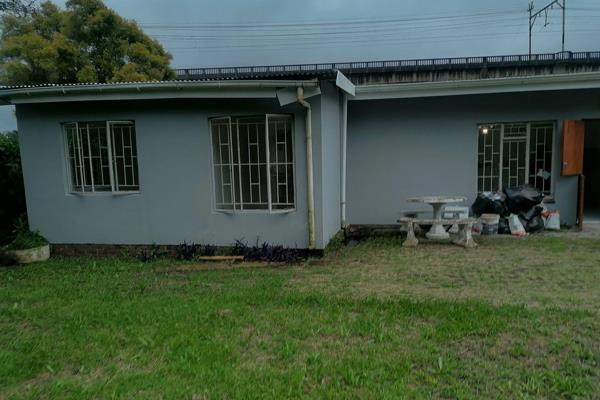 Welcome to your new home in Pelham, KwaZulu Natal! This spacious and modern 3-bedroom, 2-bathroom house is a perfect choice for those ...