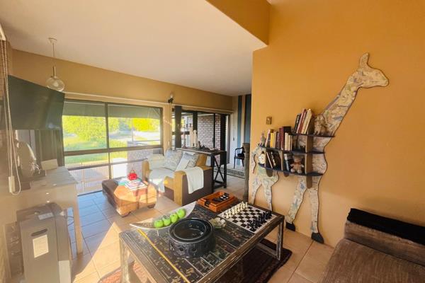 Discover the perfect blend of modern luxury and artistic flair in this exceptional 3-level unit, nestled in a coveted location on the ...