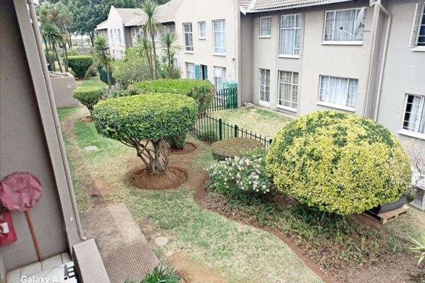 Newly renovated 2 bedroom apartment in a very secure complex for sale

This apartment is situated close to OR Tambo, Eastrand Mall, and ...