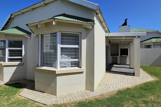 3 Bedroom Townhouse for sale in Jeffreys Bay Central