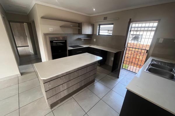 STUNNING EXISTING 3-Bedroom, 2-Bathroom Home FOR SALE!
Ready to occupy! Existing house for sale! Pay no transfer fees
r100,000 ...