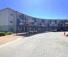 Apartment / Flat for sale in Somerset Lakes