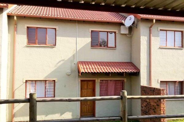 This charming 2 bedroom apartment is located within a secure estate, just a 15-minute drive from Nelspruit CBD and a stone&#39;s throw ...