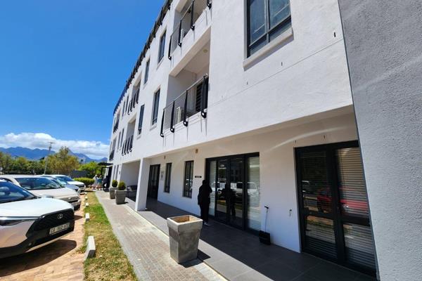 An exceptional investment opportunity awaits in the heart of Paardevlei, Somerset West. ...