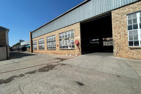 Explore this versatile warehouse space located in Rustenburg Central, offering a collaborative environment within a shared building ...