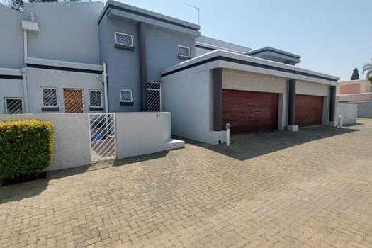 3 Bedroom Townhouse for sale in Meyersdal