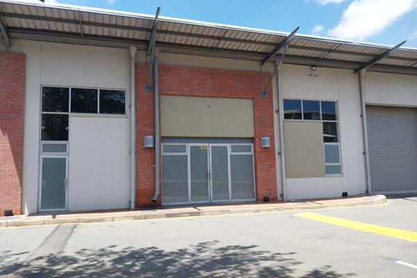 Industrial Property to Rent in Honeydew, Roodepoort
This 664m&#178; industrial warehouse ...