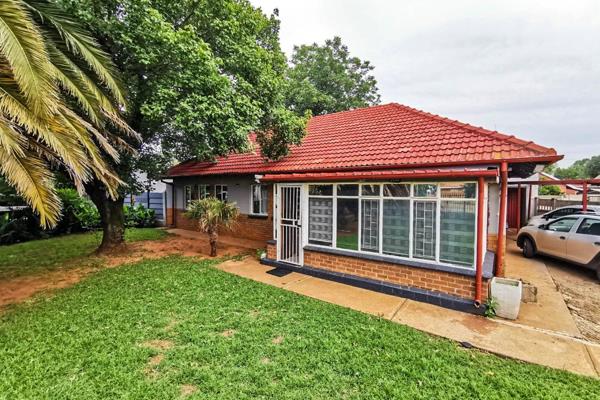 This beautiful home is located in Stilfontein Ext 4 and is in walking distance from the local Shoprite Shopping Complex. Not only is ...