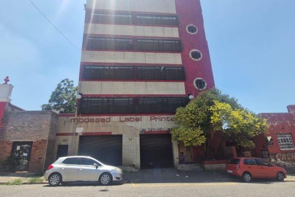 This multilevel industrial unit is located on the 3rd floor measuring 850sqm comprises ...