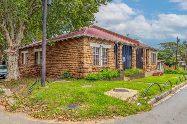 Welcome to this charming 3-bedroom home in Newlands, Johannesburg, offering a perfect ...