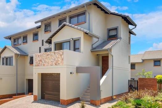 3 Bedroom Townhouse for sale in Kyalami Estate