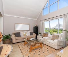 Apartment / Flat for sale in Hout Bay Central