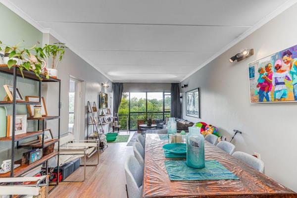 Modern and cozy home with natural light, creating a warm and inviting ambiance. Kitted ...