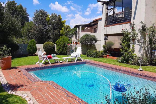 Asking Price  R2,100,000

Taking all offers!

This 3 bedroom, 2 bathroom garden apartment with pool and large garden offers a spacious ...