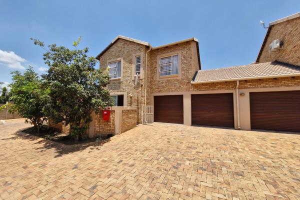 Duplex Town House with 3 Bedroom, 2.5 Bathrooms and 2 Garages for Sale in Heuwelsig Estate

Priced to sell At R1 350 000.00
need as ...