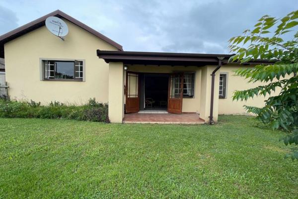 Spacious 3 bedroom townhouse in Scottsville. Modern open plan, fully fitted kitchen; a ...