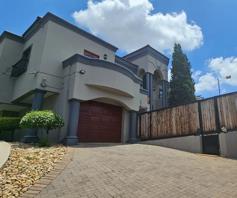 Townhouse for sale in Oakdene