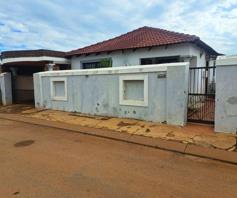 House for sale in Protea Glen