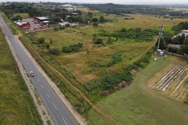 Prime Development Land for Sale on Beyers Naude Drive, Rietfontein, Muldersdrift!  We present a rare opportunity to acquire 8.6 ...