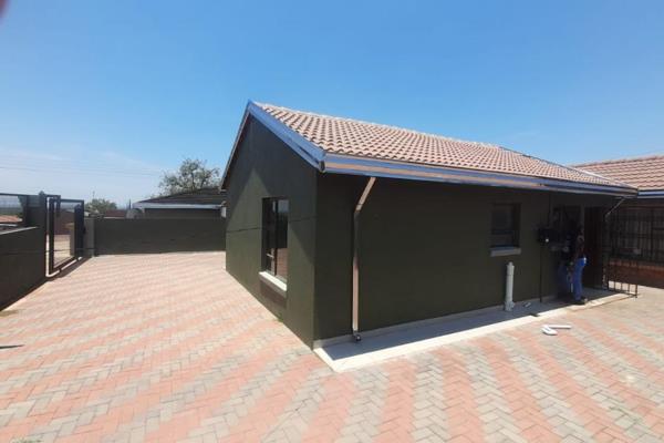 Beautiful Well-Maintained 4-Room House for Rent in Soshanguve

This stunning rental home ...