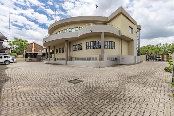 This expansive 1000m&#178; commercial property located in the sought-after area of Garsfontein offers a fantastic opportunity for ...