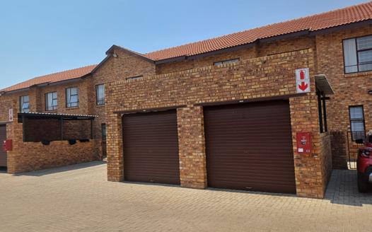 3 Bedroom Townhouse for sale in Fairleads