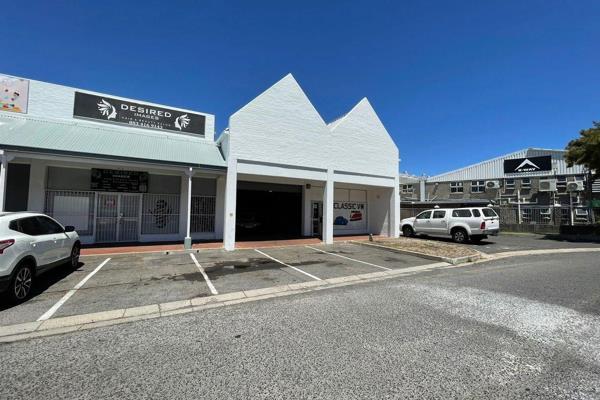 Conveniently located opposite the renowned Ottery Hypermarket. With easy access to the ...