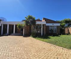 House for sale in Sunward Park