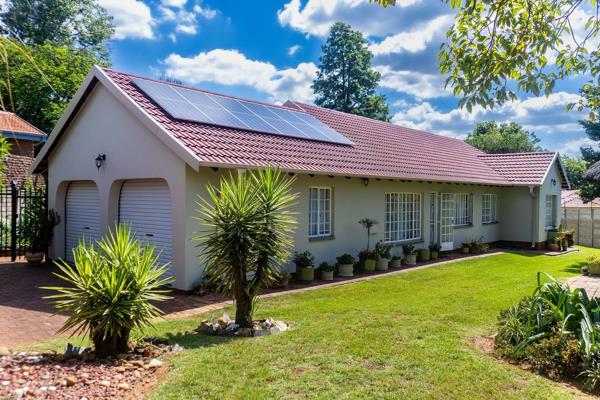 Exclusive mandate to Remax Capital
Spacious 4-Bedroom Home walking distance from Pretoria Chinese School and in soon to be closed ...