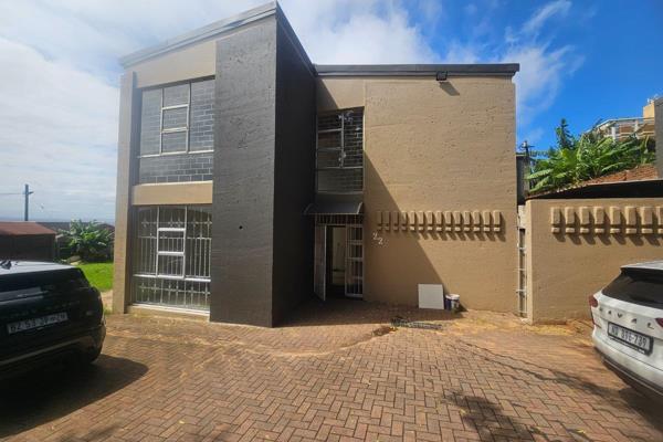 Property Professionals  SA presents this 3 bedroom 2 bathroom recently renovated hoise ...