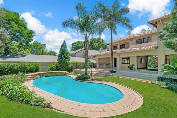 This airy 4-bedroomed home in Fourways Gardens is available from 1 June.  It offers a well-sized but manageable private garden and a ...