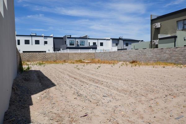 Exclusive Vacant Land at the Gateway of Sandown, Blouberg

Seize the opportunity to build your dream home on this expansive vacant plot ...