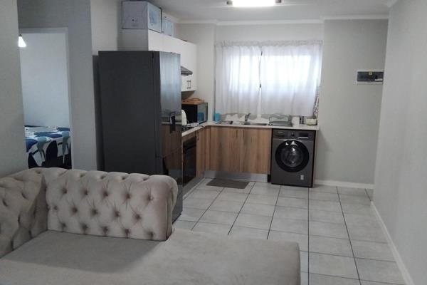 This beautiful 2 bedroom unit with 2 bathrooms of which the main bedroom is en suite, is situated in a very well managed secure ...